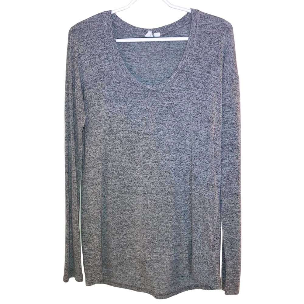 GAP Women’s Grey/Gray Long Sleeve Scoop Neck Super Soft Shirt. Size Small.